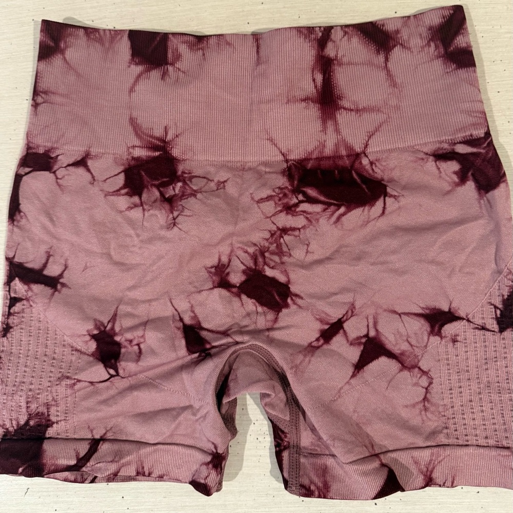 New Women's Viral TikTok Tie-Dye Scrunch booty short in Pink & Purple